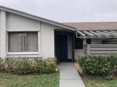 445 LAKEVIEW Drive 3, Weston – Villa for rent