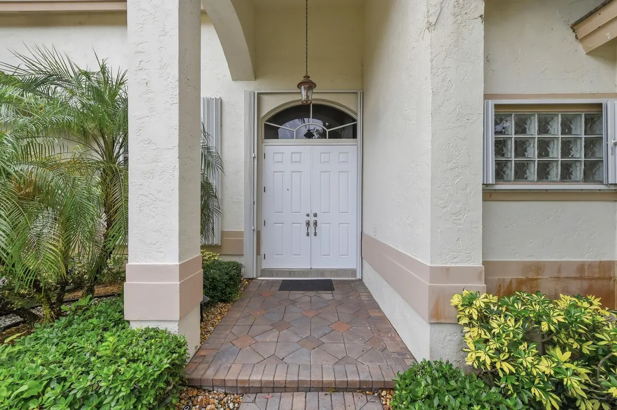 Front door at 2644 MILLER Court, Weston