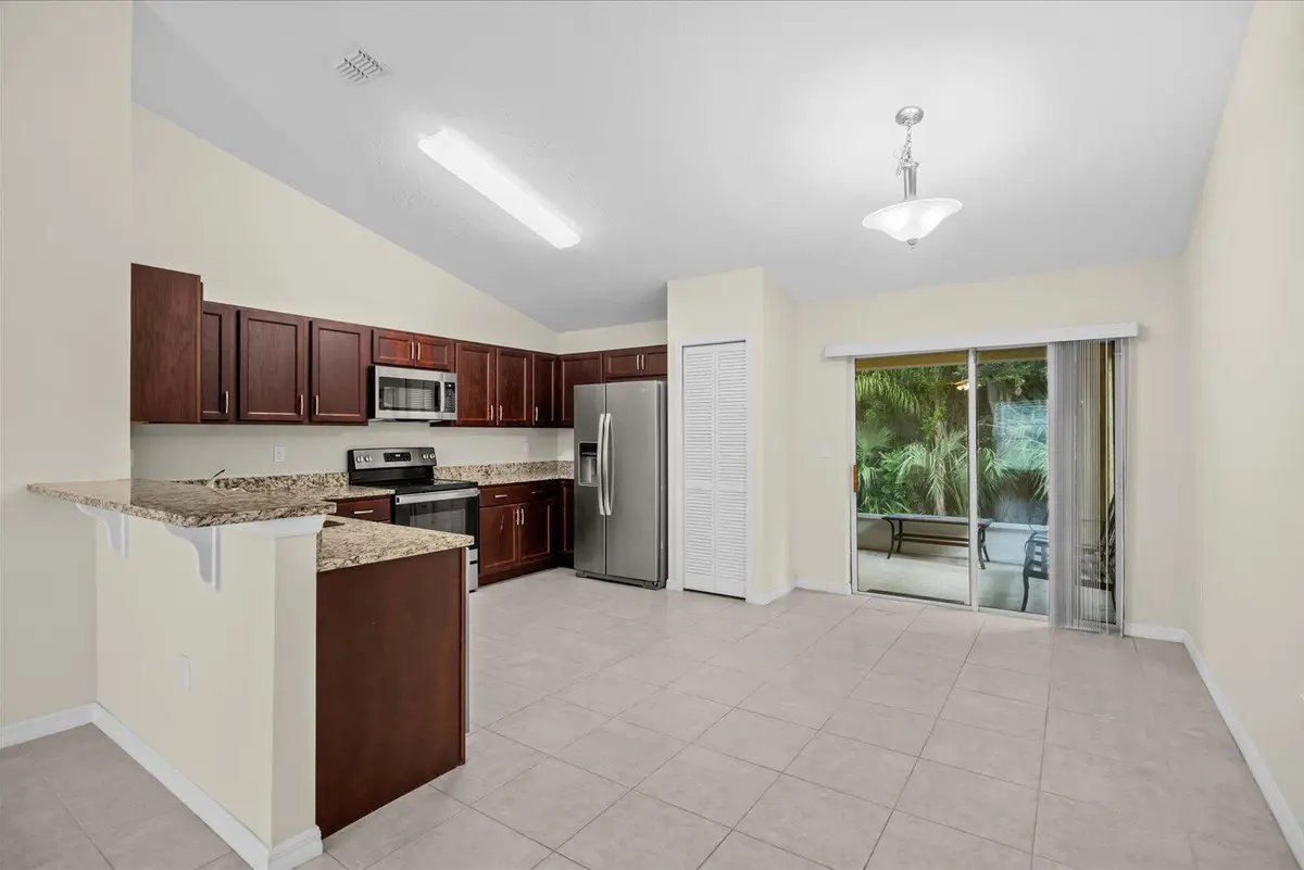 07-98th in-28 at 8736 98TH Court, Vero Beach