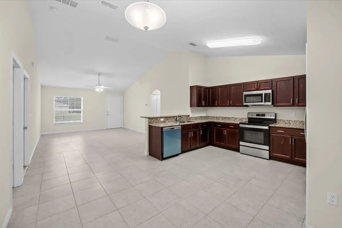 08-98th in-24 at 8736 98TH Court, Vero Beach