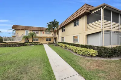 146 SAXONY D Drive 146, Delray Beach – Condominium for rent