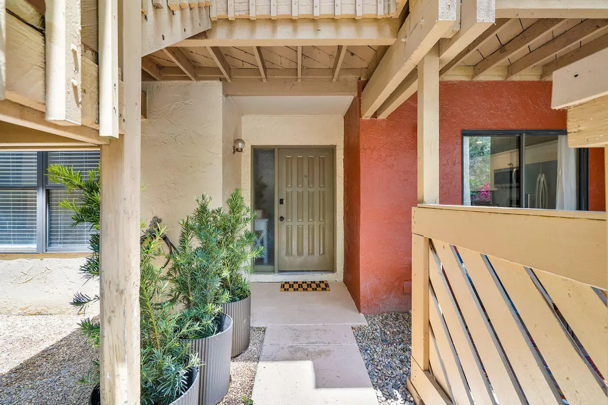 Entry at 13095 BELHAVEN Court 6, Wellington