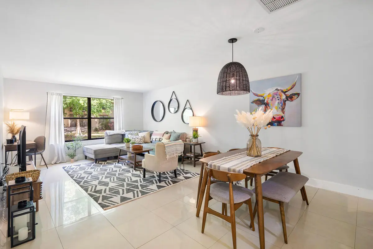 Family at 13095 BELHAVEN Court 6, Wellington