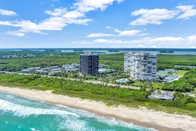 5051 N Hwy A1A 13-5, Hutchinson Island – Condominium for rent