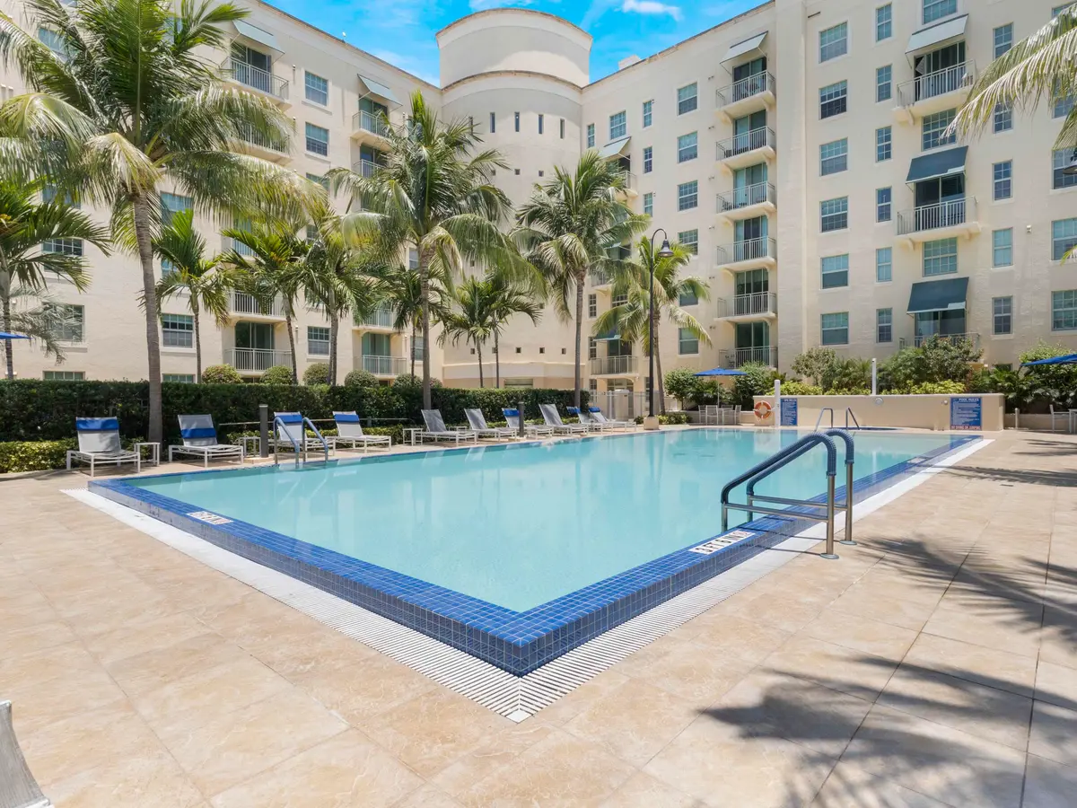 Amenities Pool at 610 CLEMATIS Street 614, West Palm Beach