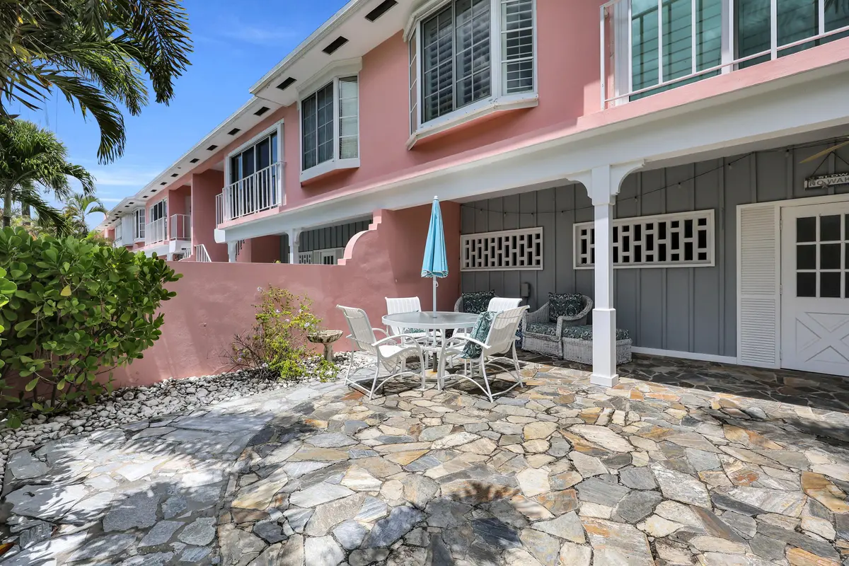 Courtyard at 475 Tequesta Drive 16, Tequesta