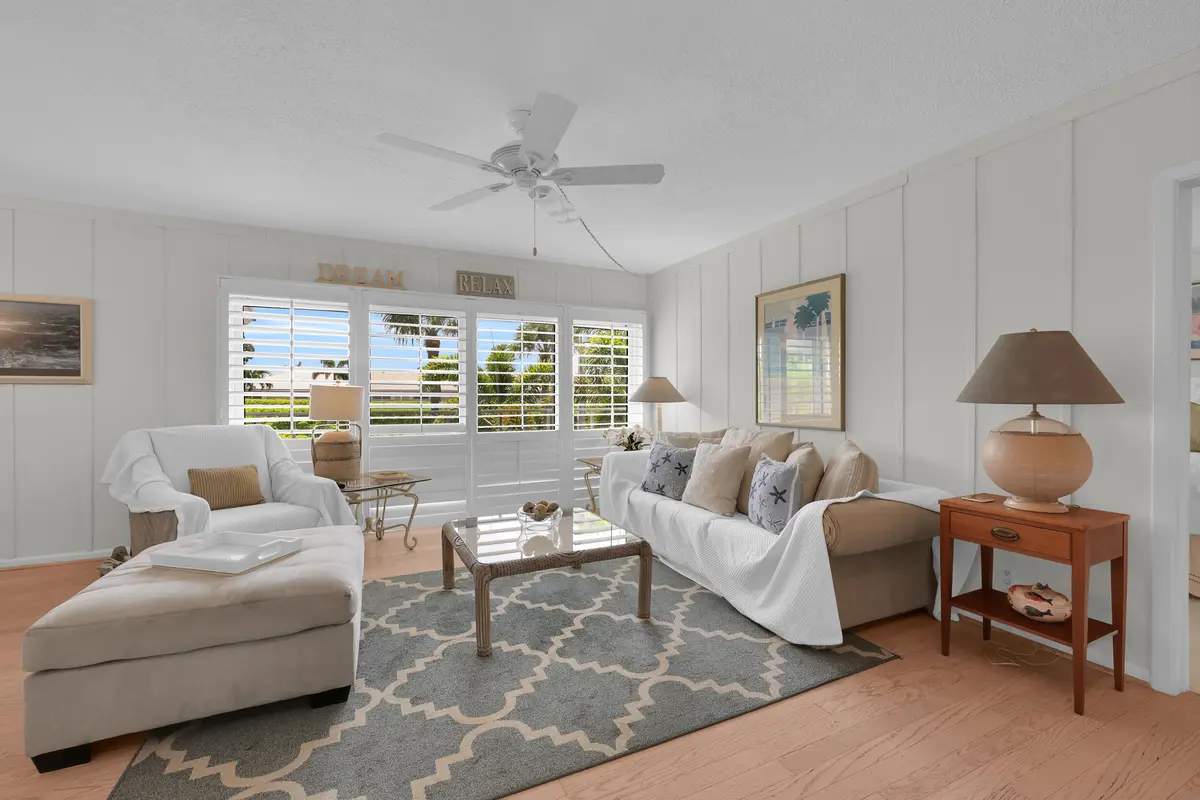 Living Room at 475 Tequesta Drive 16, Tequesta