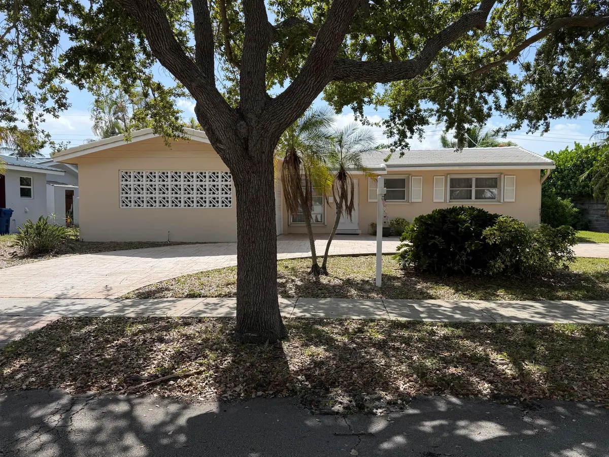 IMG_2793 at 5901 NE 21st Terrace, Fort Lauderdale
