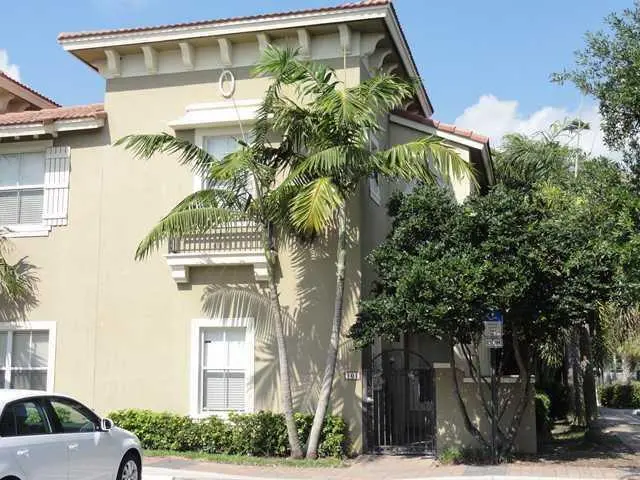 Corner Unit foe privacy at 101 LAKE MONTEREY Circle 101, Boynton Beach