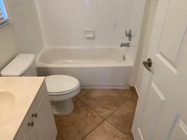 Guest bath 1st floor at 101 LAKE MONTEREY Circle 101, Boynton Beach