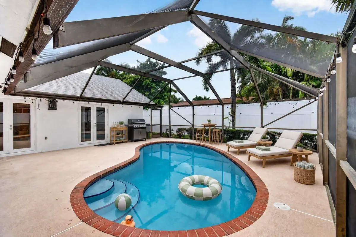 IMG_1026 at 586 NW 45TH Way, Delray Beach