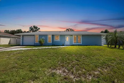 1337 SE ROANOKE Street, Port St. Lucie – Single Family Residence for sale