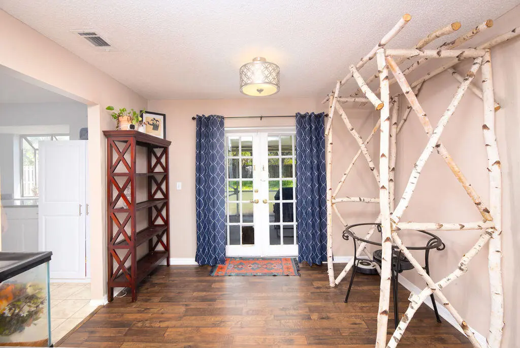 DR at 1337 SE ROANOKE Street, Port St. Lucie