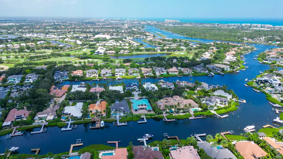 Aerial at 127 Quayside Drive, Jupiter