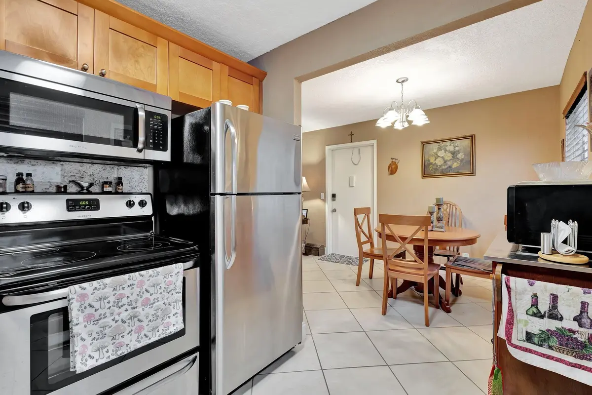 Updated kitchen at 637 Monaco Court, Delray Beach