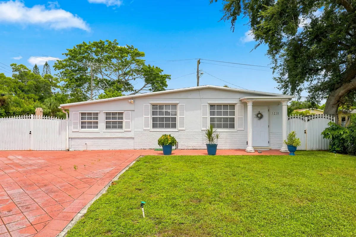 3_0o1a1249 at 3239 DOLAN Road, Palm Springs