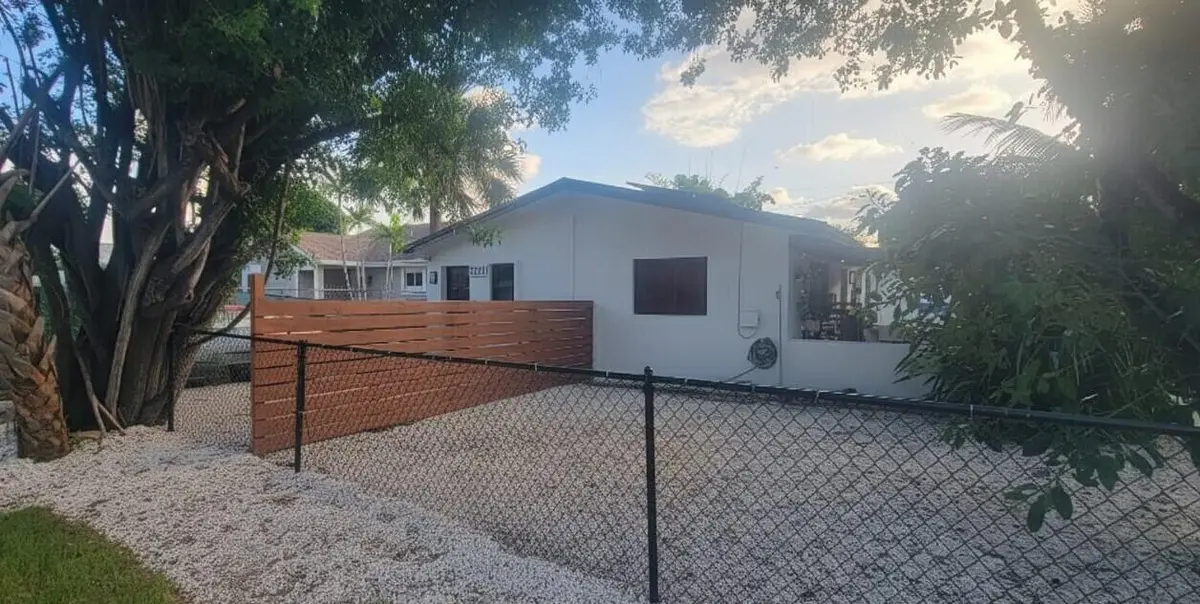 yard unit 1 and 2 at 1202 NE 3RD Avenue, Fort Lauderdale