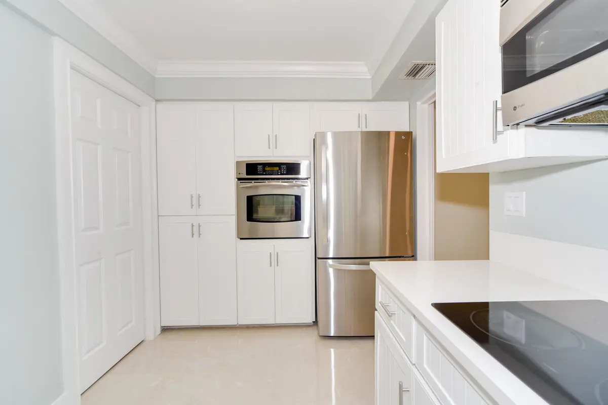 03 Kitchen at 709 W Royal Palm Road, Boca Raton