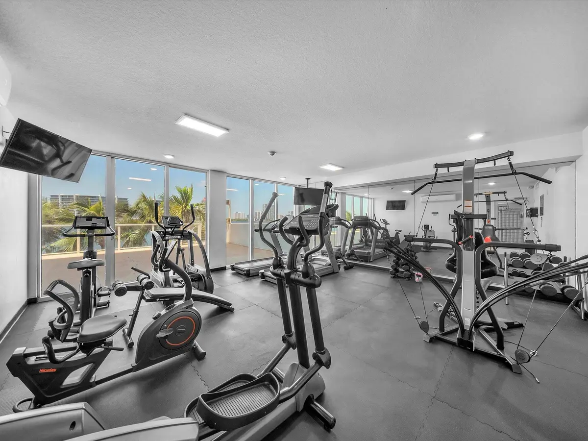 40-DSC5293 at 18100 N Bay Road 707, Sunny Isles Beach