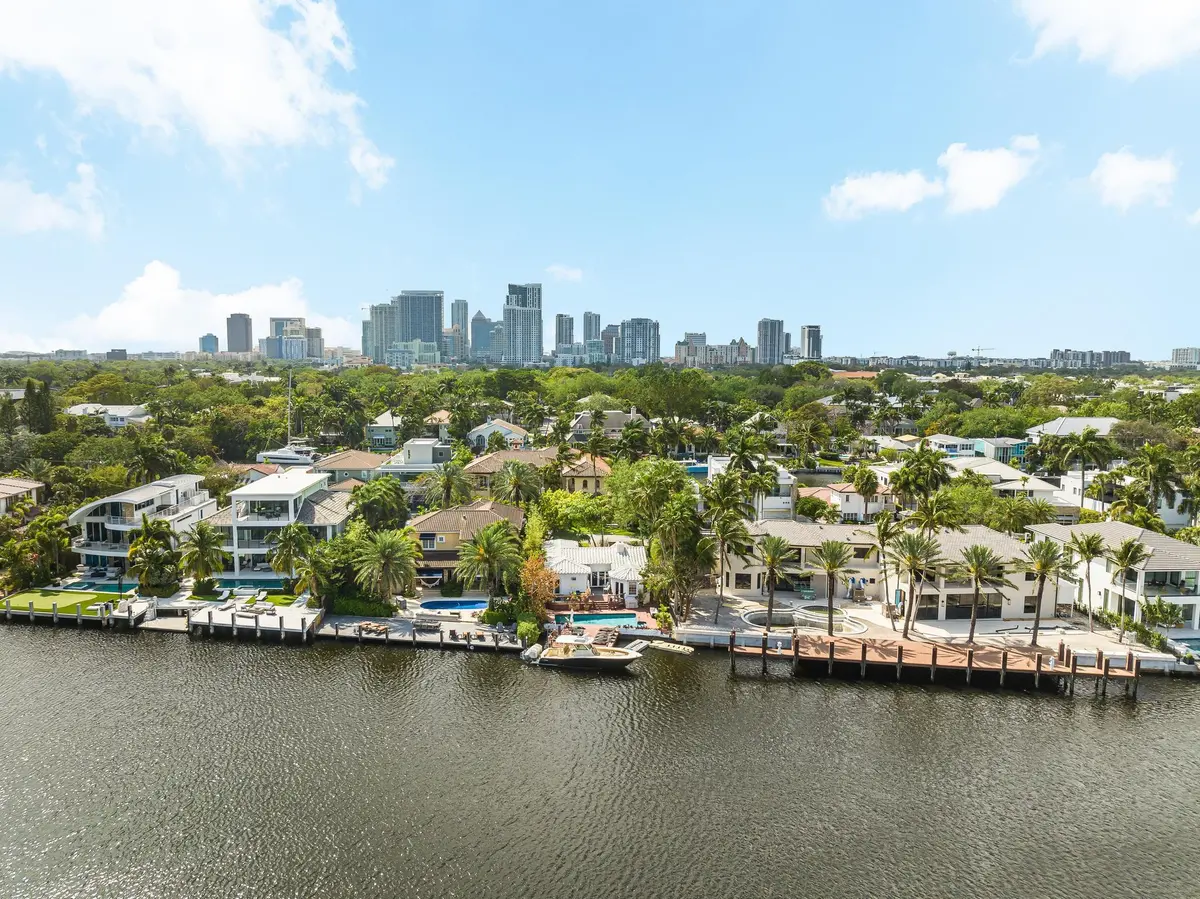 Image 02 at 124 S GORDON Road, Fort Lauderdale