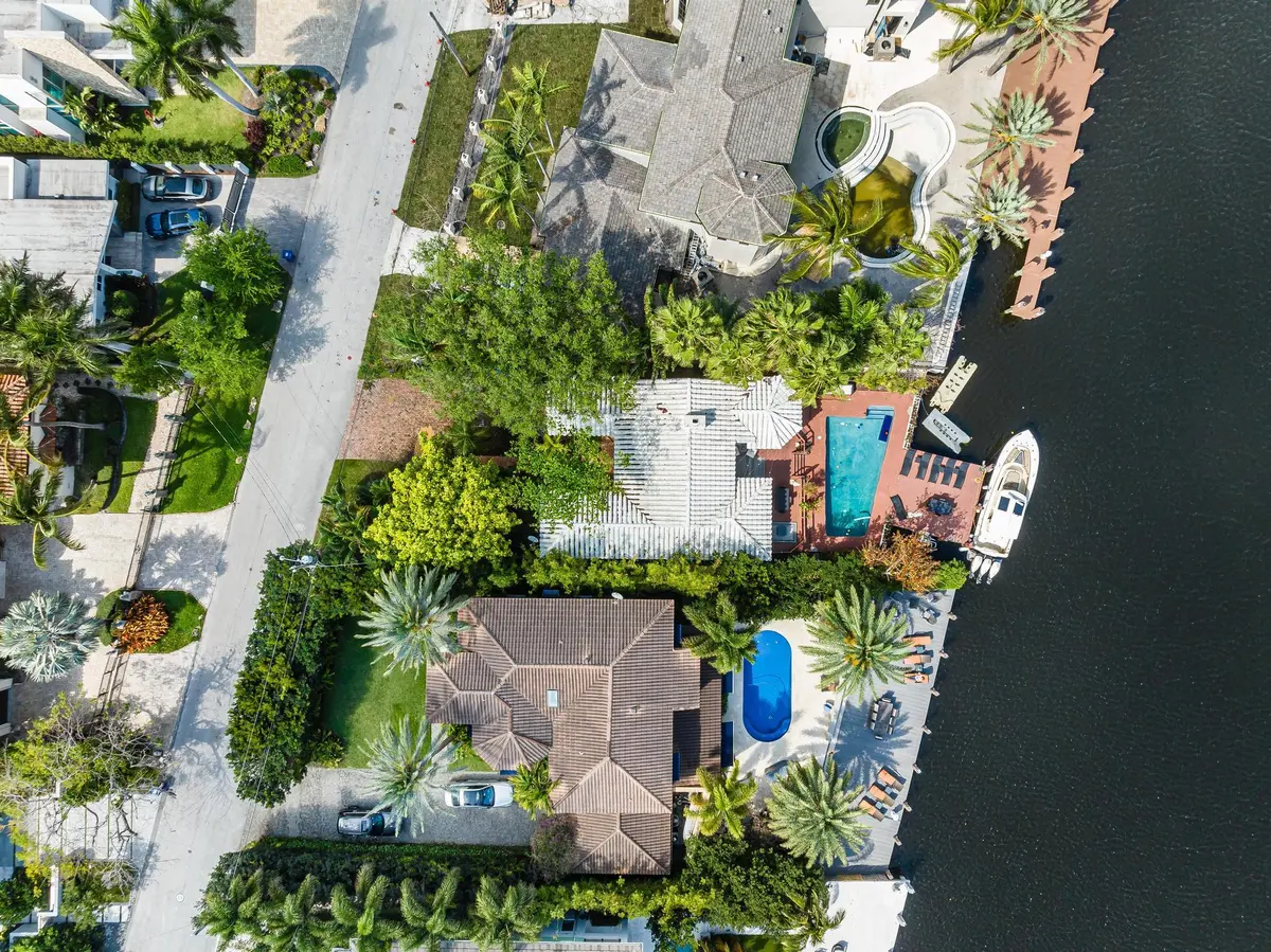 Image 05 at 124 S GORDON Road, Fort Lauderdale