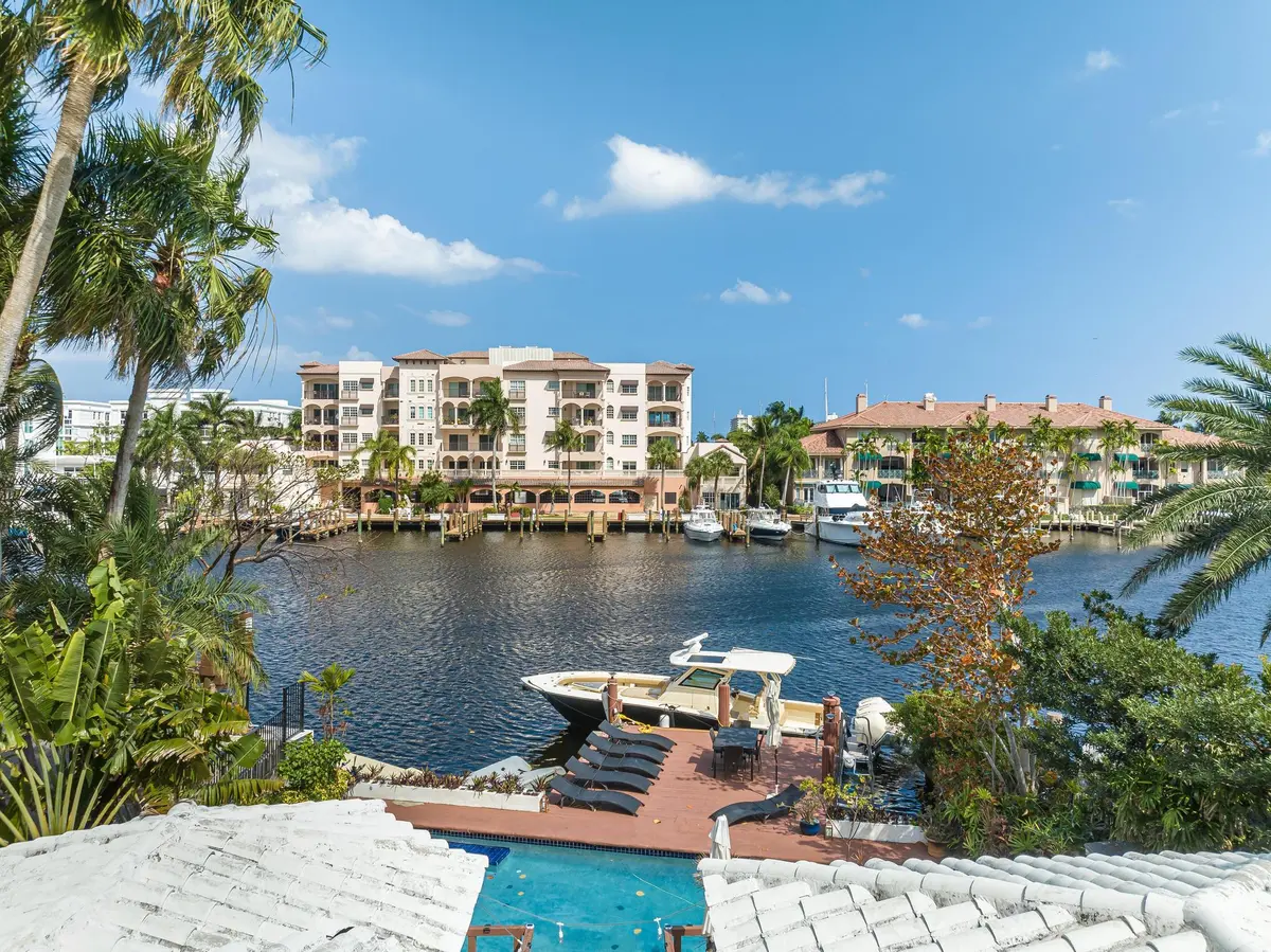Image 06 at 124 S GORDON Road, Fort Lauderdale