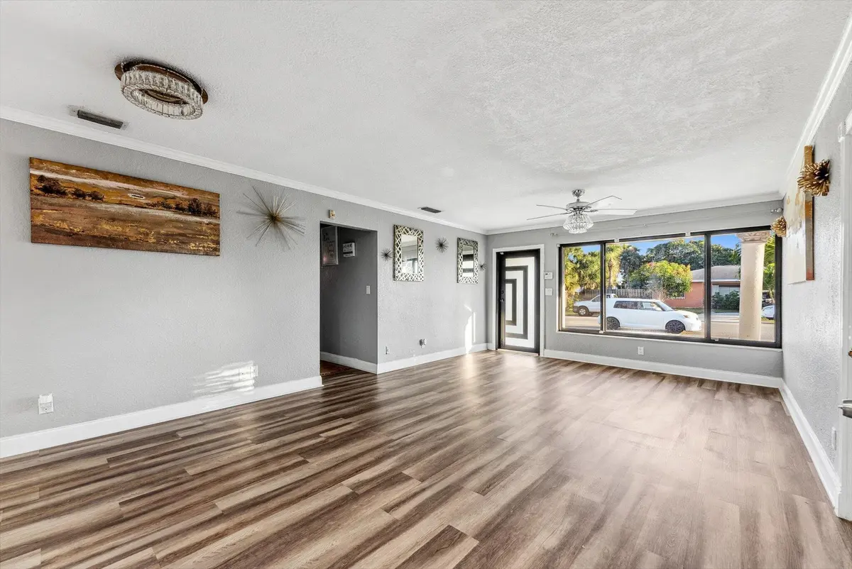 14-14 at 651 Foresteria Drive, Lake Park
