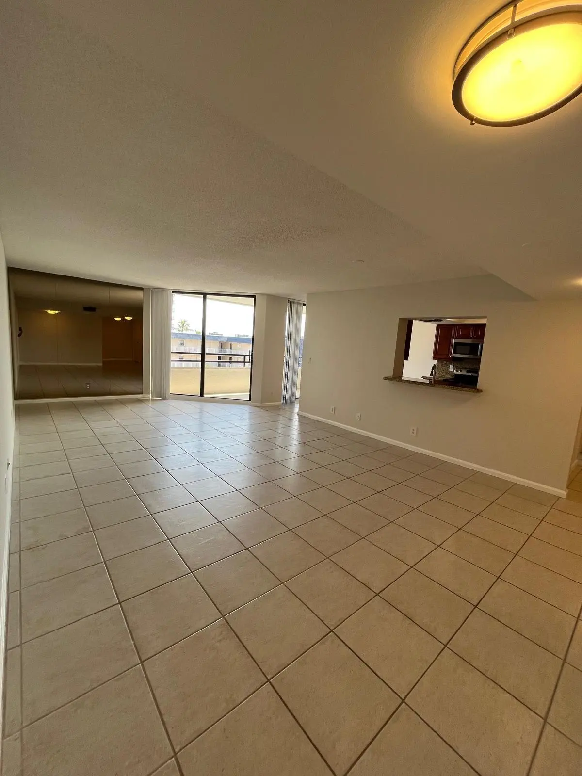 3555 S Ocean 411 living R at 3555 S OCEAN Boulevard 411, South Palm Beach