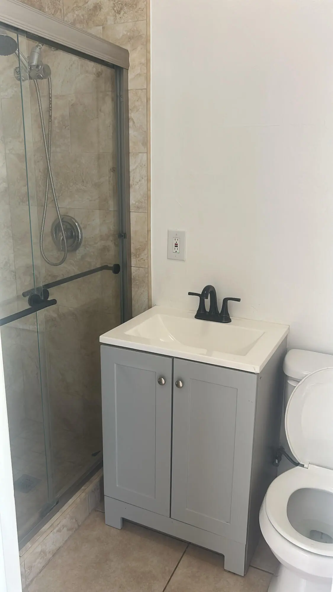 5B54D07E-8182-4E8A-8E6F-B45741DDCB15 at 810 NW 40TH 1-3, Oakland Park