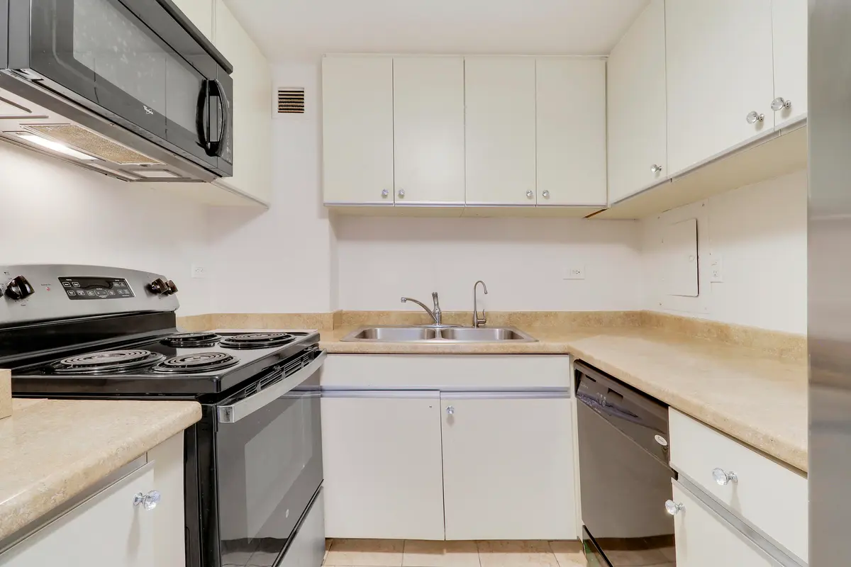 Kitchen at 2800 N FLAGLER Drive 815, West Palm Beach