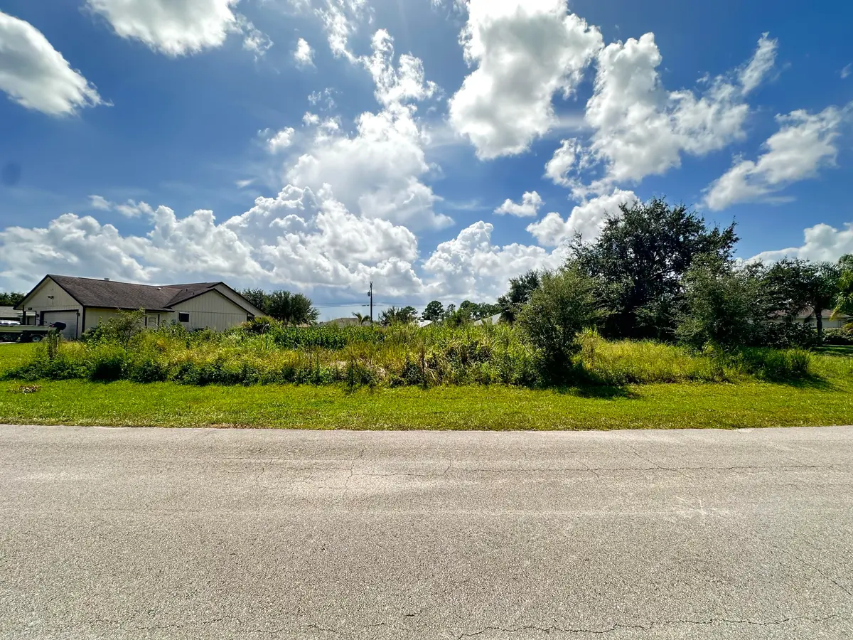 IMG_9324 at 544 SW COLUMBUS Drive, Port St. Lucie