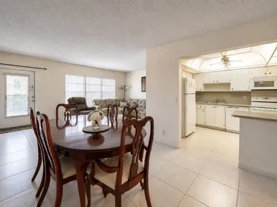 307 Greenbrier B, West Palm Beach – Condominium for sale