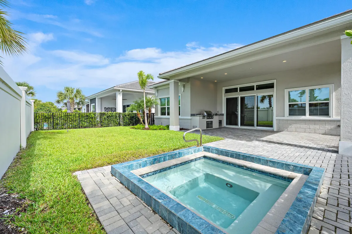 Spa at 9901 Regency Way, Palm Beach Gardens