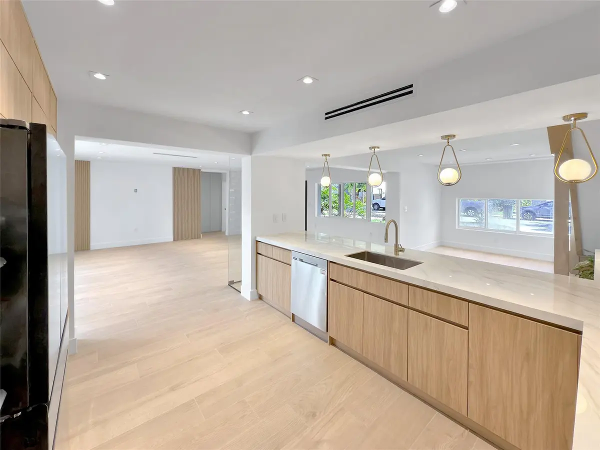 Photo 7 at 729 NE 17th Terrace, Fort Lauderdale