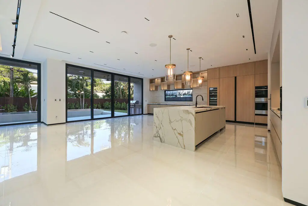 DI8A7536 at 728 NE 17th Terrace, Fort Lauderdale