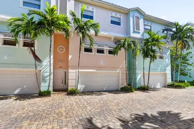 433 NE 1ST Street, Pompano Beach – Townhouse for rent