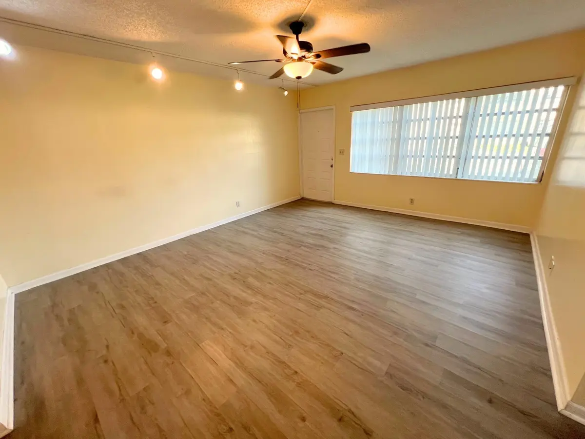 843 Twin Lakes Drive 30B, Coral Springs, FL – photo 3