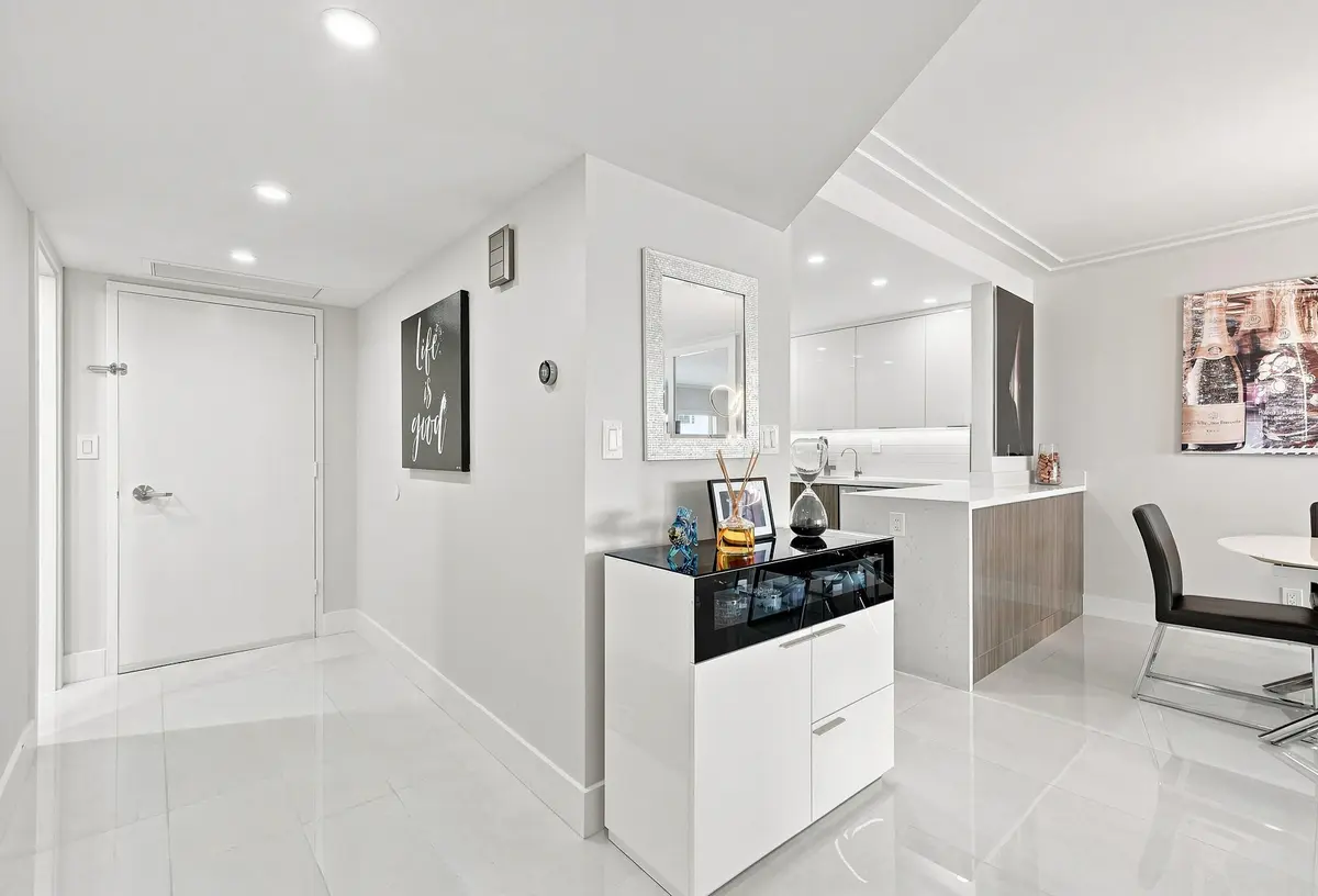 39_foyer at 3550 GALT OCEAN Drive 309, Fort Lauderdale
