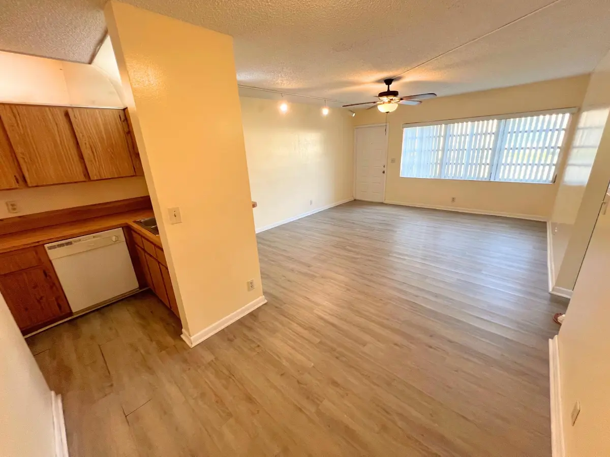 843 Twin Lakes Drive 30B, Coral Springs, FL – photo 4