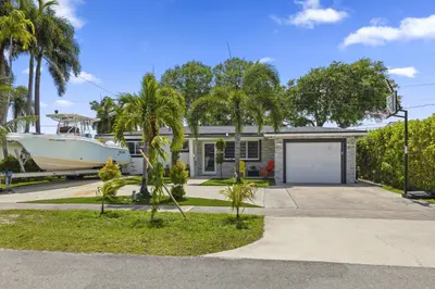 3230 ROOSEVELT Street, Hollywood – Single Family Residence for sale