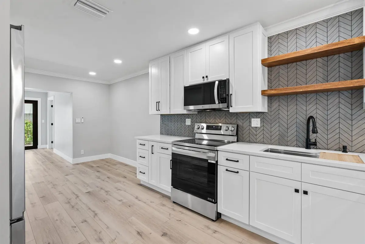 18-18 at 2600 NE 5th Avenue, Boca Raton