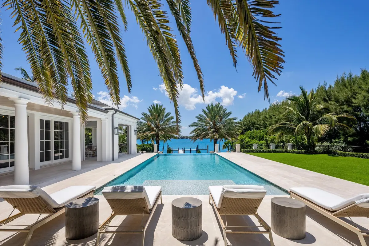 Pool at 1616 S Ocean Boulevard, Palm Beach
