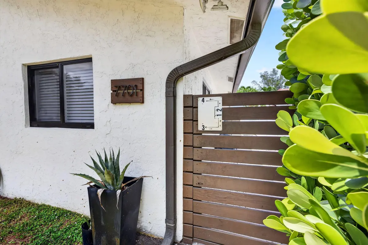 25-web-or-mls-699A6425 at 7701 NW 56TH Avenue, Fort Lauderdale