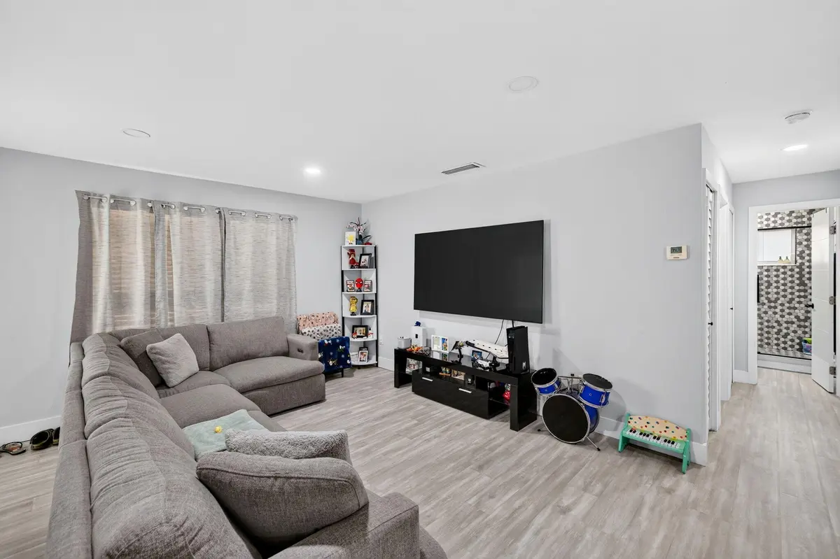 29-web-or-mls-699A5970 at 7701 NW 56TH Avenue, Fort Lauderdale