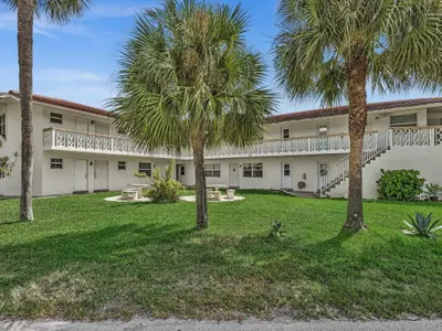 90 NE 19th Avenue 10, Deerfield Beach – Condominium for rent