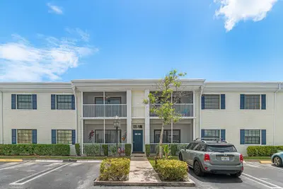 120 CYPRESS CLUB Drive 231, Pompano Beach – Condominium for rent