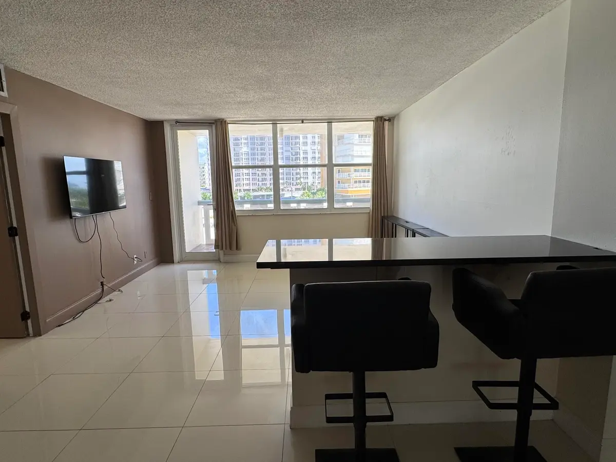 JH 307 work station at 305 N POMPANO BEACH Boulevard 307, Pompano Beach