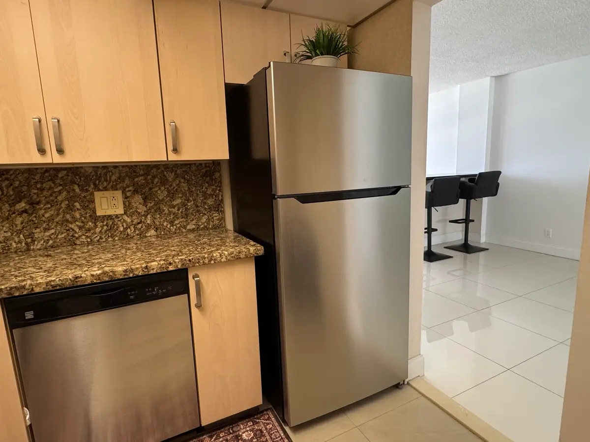 JH 307 kitchen at 305 N POMPANO BEACH Boulevard 307, Pompano Beach