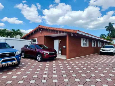 1195 NW 30TH Place, Miami – Duplex for sale