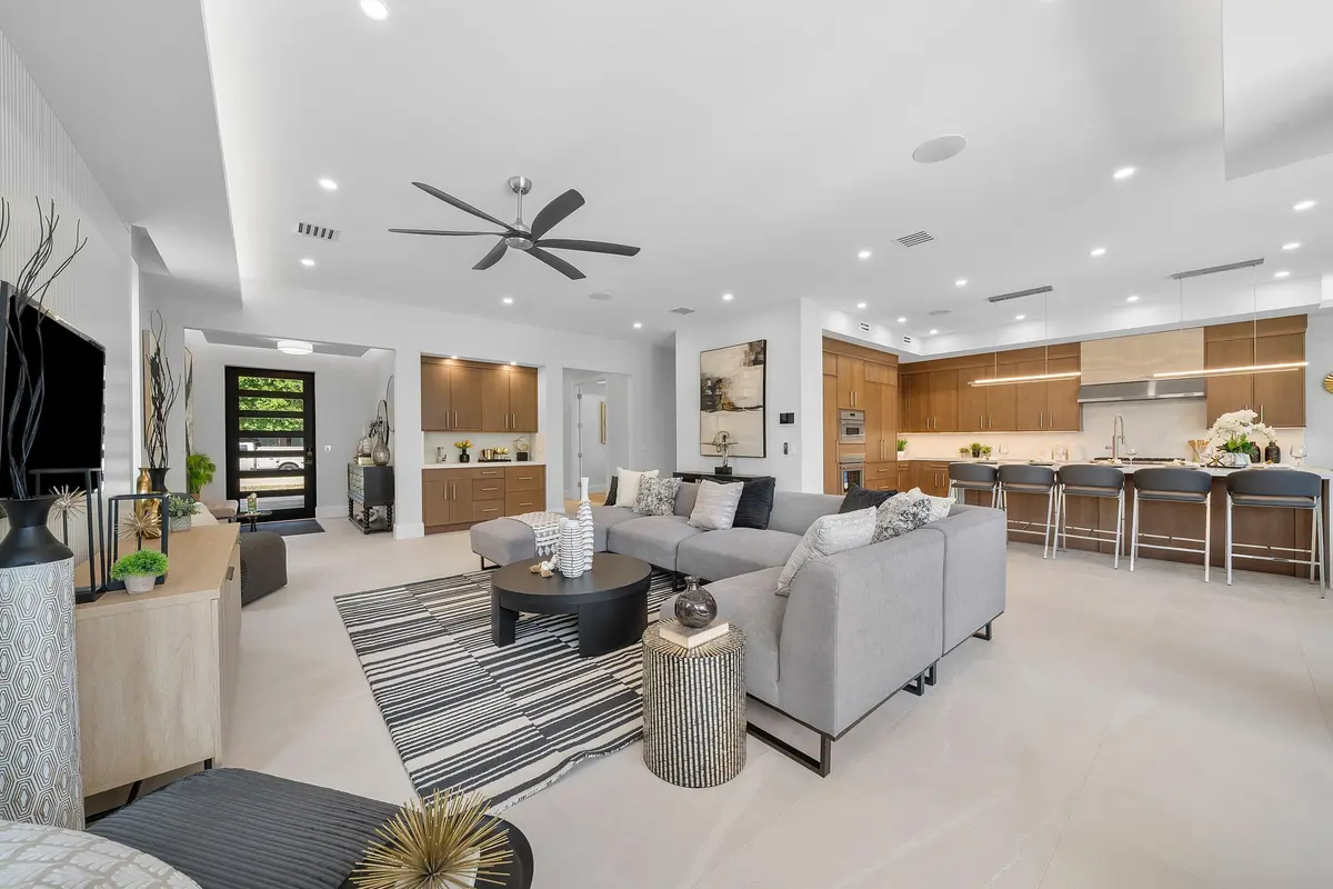 008-725 SE 4th at 735 SE 4th Avenue, Delray Beach